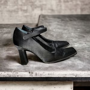 David Aaron Vintage Like New  Collection Blk Square Toe Velcro Ankle Strap Pump